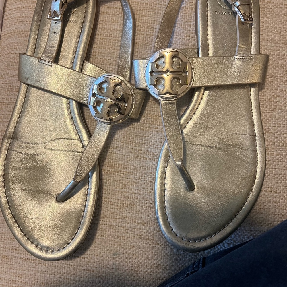 Tory Burch Gold Sandals Elegant Metallic Design